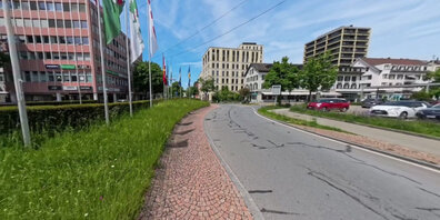 Wenn es nach den Initianten geht, soll am Sternenplatz, dem heutigen «Nüsslikreisel», eine Ein-/Ausfahrt realisiert werden. (Archivbild)