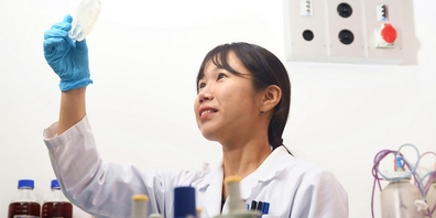 Empa-Forscherin Mihyun Lee vom «Biointerfaces»-Labor in St.Gallen entwickelt antimikrobielle Nanotherapien