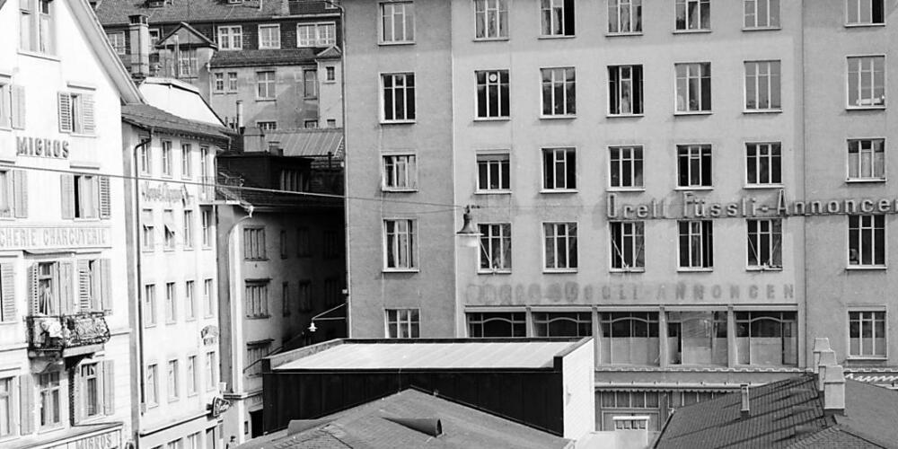 Die Stadt Zürich saniert das seit 1959 bestehende Theater am Hechtplatz für rund 13 Millionen Franken. Für die Ladenlokale im Gebäude wird es weniger Platz geben. (Archivbild)