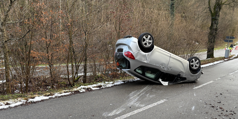 Aufgrund der beiden Unfälle musste die Freudentalstrasse sowie die "Am Stadtweg" für knapp 2 Stunden gesperrt werden. 