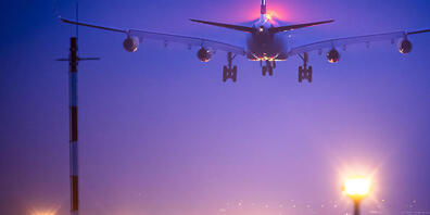 Der Zürcher Regierungsrat spricht sich gegen die Flughafen-Nachtruhe-Initiative aus. (Archivbild)