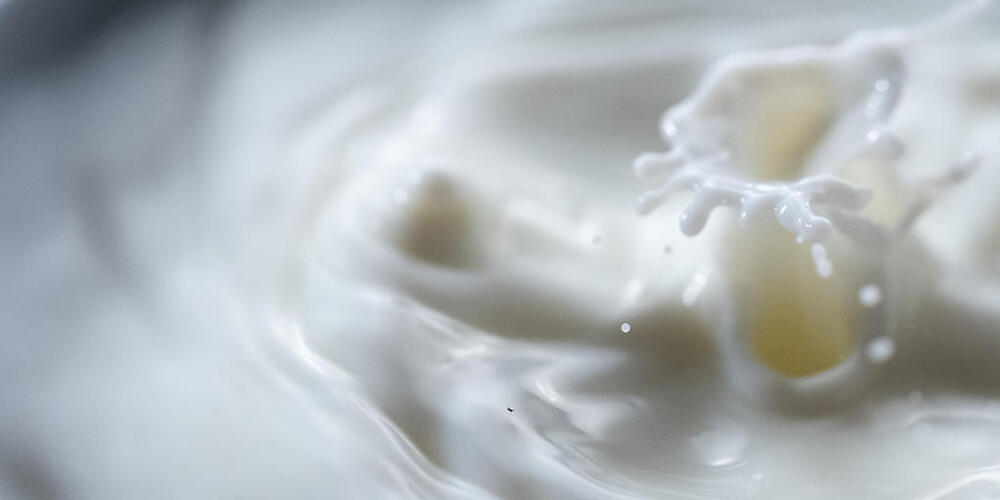 In der Schaffhauser Milch konnten nur Spuren der sogenannte Ewigkeitschemikalien PFAS nachgwiesen werden. (Symbolbild)