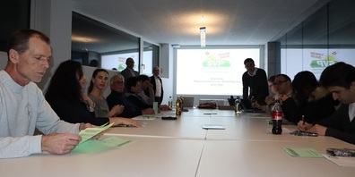 Die SVP Mitglieder liessen sich von Energie Kreuzlingen informieren.