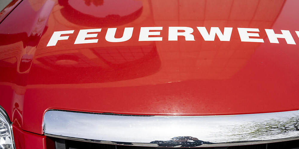 Die Feuerwehr rückte in der Nacht auf Mittwoch wegen eines Brands in Schaffhausen aus. (Symbolbild)