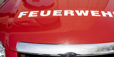 Die Feuerwehr rückte in der Nacht auf Mittwoch wegen eines Brands in Schaffhausen aus. (Symbolbild)