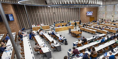 Welche Stadtzürcher Parlamentsmitglieder wohnen in einer städtisch geförderten Wohnung? Die Öffentlichkeit wird dies nicht erfahren. Die Ratsmehrheit lehnte einen Antrag der FDP ab. (Archivbild)