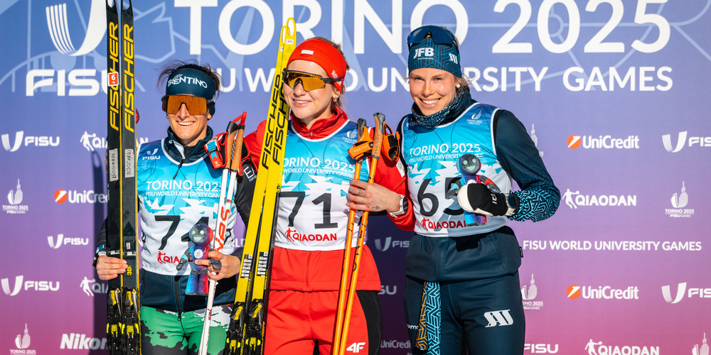 Carla Wohler (r.) gewinnt Bronze-Medaille im Langlauf an den FISU World University Games in Torino.