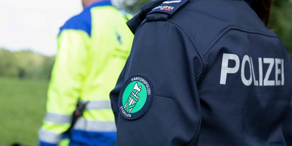Die Kantonspolizei St.Gallen meldet einen Unfall bei einem Fussballtraining auf dem Grünfeld mit Rettungsdienst- und Rega-Einsatz. (Symbolbild)