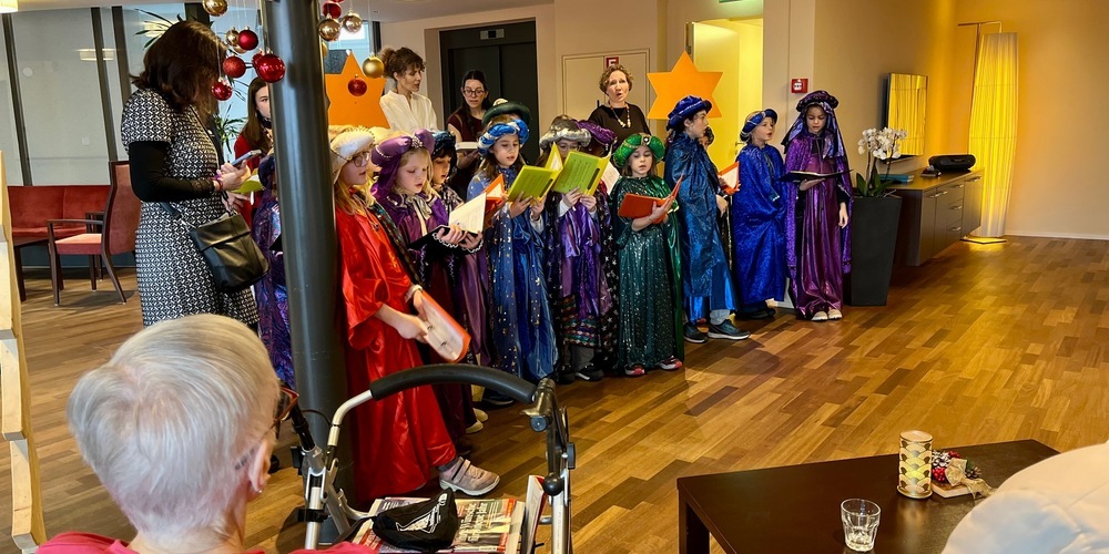 Sternsinger in Bruggen auf Altersheimbesuch