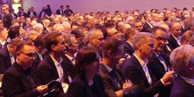 Die Aegetenhalle war beinahe voll besetzt