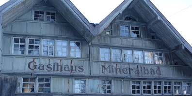 Das uralte, als Wirtschaft noch immer genutzte Badegebäude in Unterrechstein ob Heiden gilt als eine der Wiegen des Appenzeller Kur- und Badetourismus.