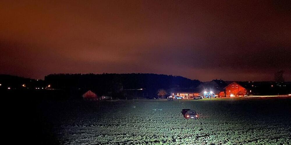 Nachdem der Autolenker von der Strasse abkam, fuhr er noch um die 150 Meter in ein Rapsfeld.