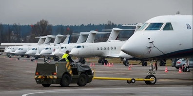 Auf dem Flughafen Kloten reihen sich in dieser Woche die Privatjets auf.