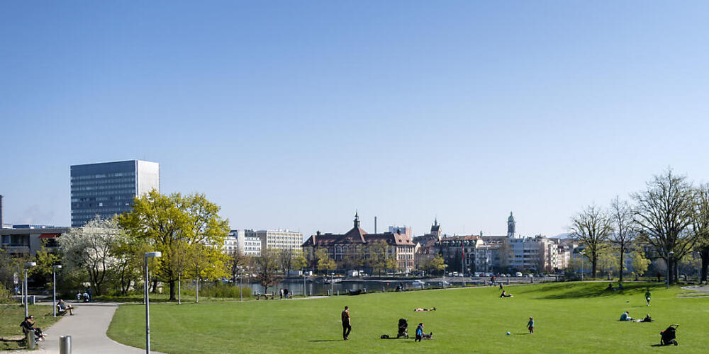 Ein 25-jähriger Mann wurde in der Nähe des St. Johanns-Parks in Basel überfallen. (Archivbild)