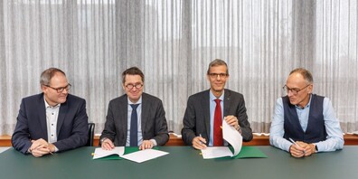 Thomas Rücker (Direktor von auto-schweiz), Peter Grünenfelder (Präsident von auto-schweiz), Manuel Ammann (Rektor der HSG) und Andreas Herrmann (Direktor des IMO-HSG)