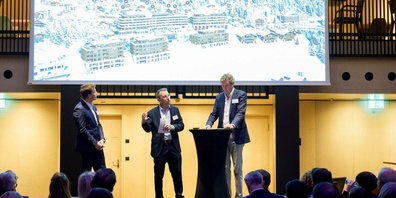 Referenten präsentieren Einblicke in aktuelle Entwicklungen und Trends des Hotel-Immobilienmarktes.