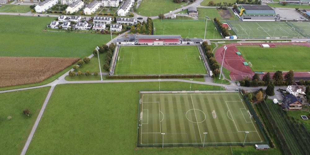 Südlich des bestehenden FCRJ Fussballfeldes und neben dem bestehenden Kunstrasenfeld 3 kommt das neue Feld zu stehen.