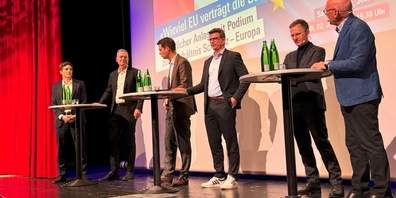 Hochkarätiges Podium: Martin Koller, Jan Atteslander, Thierry Burkart, Mike Egger, Daniel Lampart und Moderator Markus Gisler (v.l.).