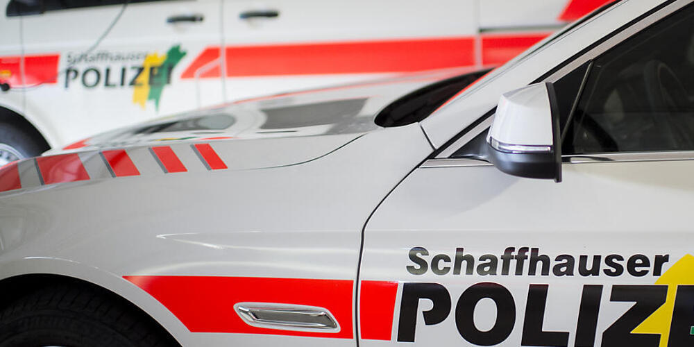 Ein 15-Jähriger hat sich gemäss Schaffhauser Polizei am Freitagmorgen bei einem Unfall schwer verletzt. (Symbolbild)