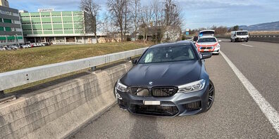 Erst ein abgeschlagenes Rad brachte das Auto zum Stillstand