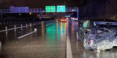 Nach einem Verkehrsunfall in der Nacht auf Sonntag (26.1.2025) auf der A1 bei Wallisellen musste die Autobahn komplett gesperrt werden.