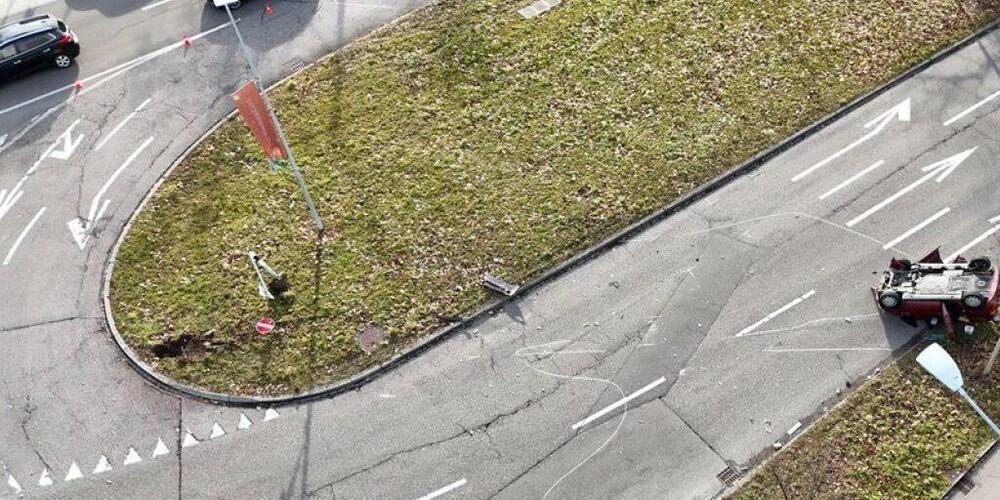 Zu dem Unfall kam es auf der Ueberlandstrasse kurz vor der Verzweigung mit der Winterthurerstrasse.