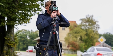 Die Kapo St.Gallen führte am Wochenende Geschwindigkeitsmessungen durch. Resultat: 18 Anzeigen und 1 Führerausweisentzug. (Symbolbild)