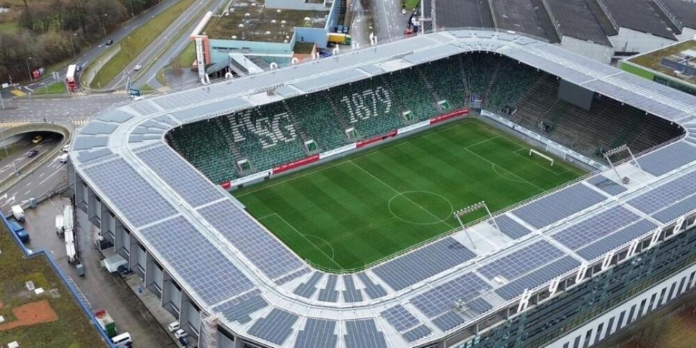 Das Dach des Stadions ist bedeckt mit Modulen der Photovoltaikanlage. Ein weiterer Ausbau ist nicht mehr möglich.