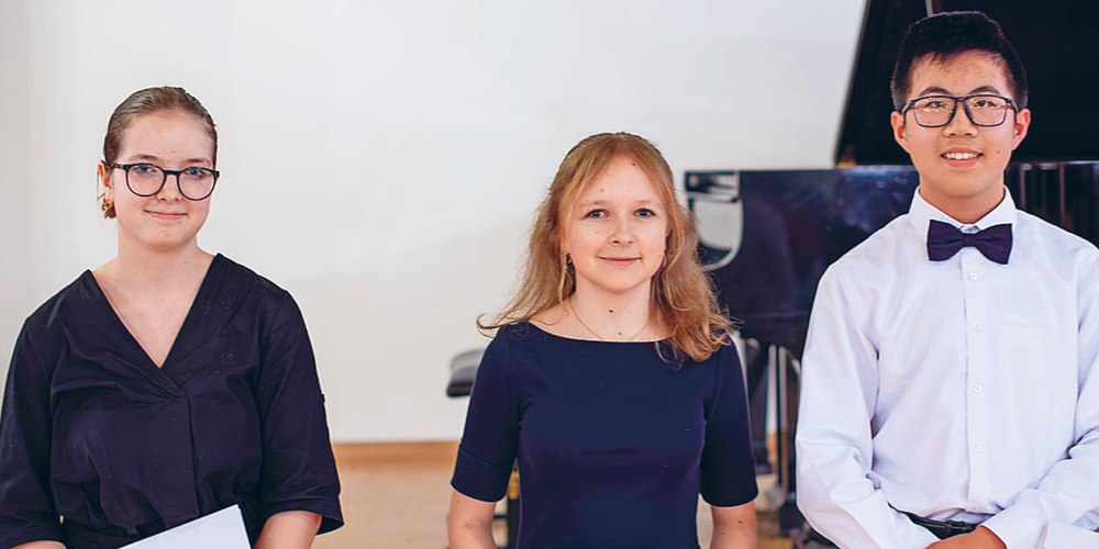 Die Preisträgerinnen Amelie Netzer und Julia Gallez messen sich dieses Jahr in der mittleren Kategorie.  