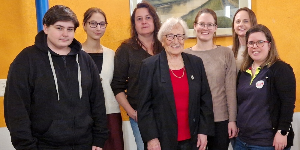 V.l.n.r.: Neumitglieder Alessio Lombardo, Jasmine Zeller, Sonia Herrero und Jubilarin Bethli Böni. In die Weiterbildung gehen Ramona Mahr, Nadja Bleiker und Nadine Eugster.