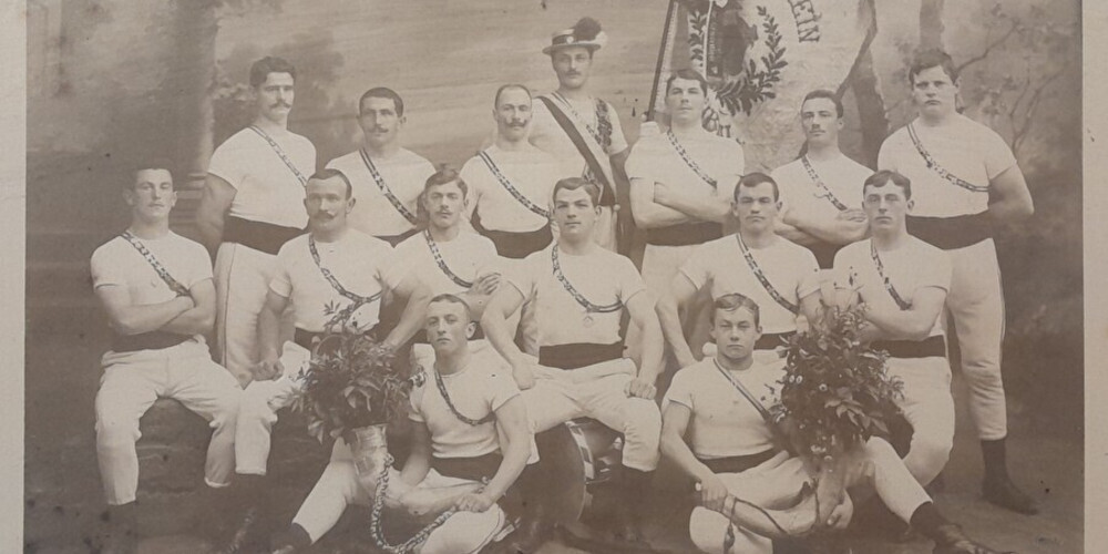 Der damalige Turnverein Kronbühl am eidgenössischen Turnfest 1909 in Lausanne