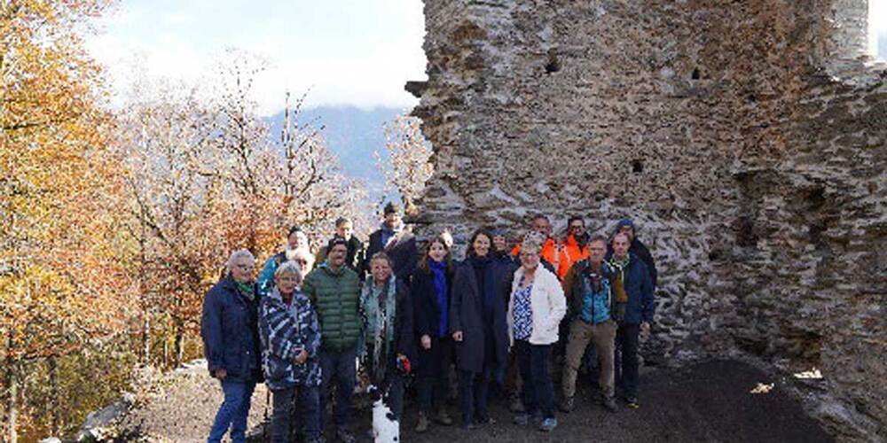 Feierliche Einweihung der frisch renovierten Katzenburg.