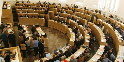 Zu den vorgeschlagenen Änderungen im Aargauer Bürgerrechtsgesetz gehört, dass nicht mehr der Grosse Rat über Einbürgerungen entscheiden soll. (Archivbild)