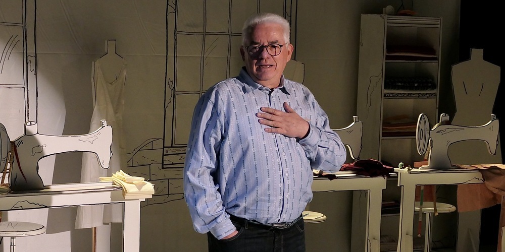 AGV-Präsident Klaus Brammertz in der Kulisse von «Bis dä fade riisst»