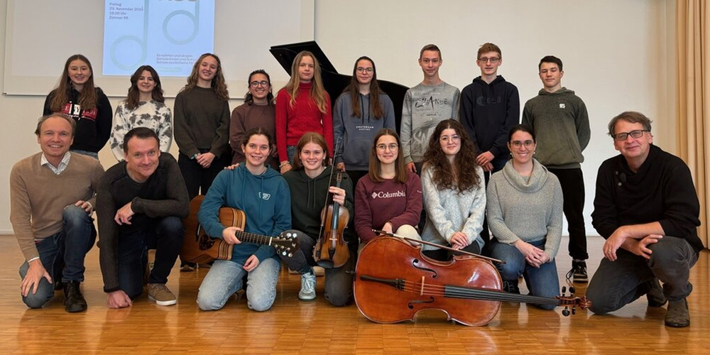 Die Schülerinnen und Schüler des Schwerpunktfachs Musik präsentieren ihre aussergewöhnlichen Fähigkeiten.
