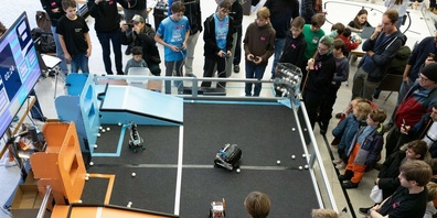 Die neue Disziplin RobOlympics Double Challengers (RDC) hat die OST zusammen mit KZO Robotik von der Kantonsschule Zürcher Oberland entwickelt.