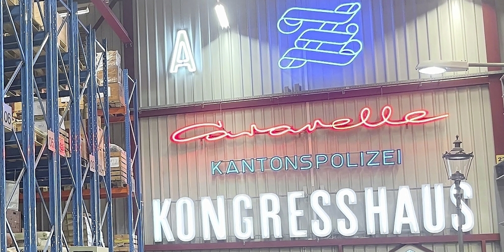 Im Bauteillager in Stettbach werden Bestände aus Stadt und Kanton Zürich, die schützenswert sind, gelagert. Dies in der Hoffnung, dass sie wiederverwertet werden oder irgendwann einen Platz in einem Museum finden.