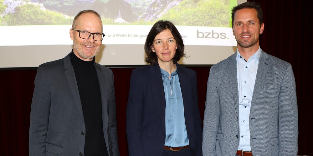 BZBS-Rektor Daniel Miescher, die St.Galler Regierungsrätin und Bildungsdirektorin Bettina Surber und Markus Bonderer, Präsident der Berufsfachschulkommission