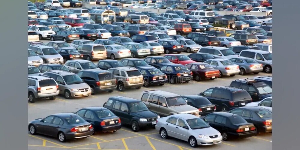 Auch Käufer aus dem In- und Ausland erkundigten sich nach den abgestellten Autos. (Symbolbild)