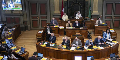 Der St.Galler Kantonsrat hat das Budget für 2025 genehmigt. Die bereits angekündigten Sparmassnahmen folgen im nächsten Jahr. (Archivbild)