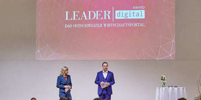 moderatorin daniela lager und ok-präsident christoph lanter beim LDA 2023.