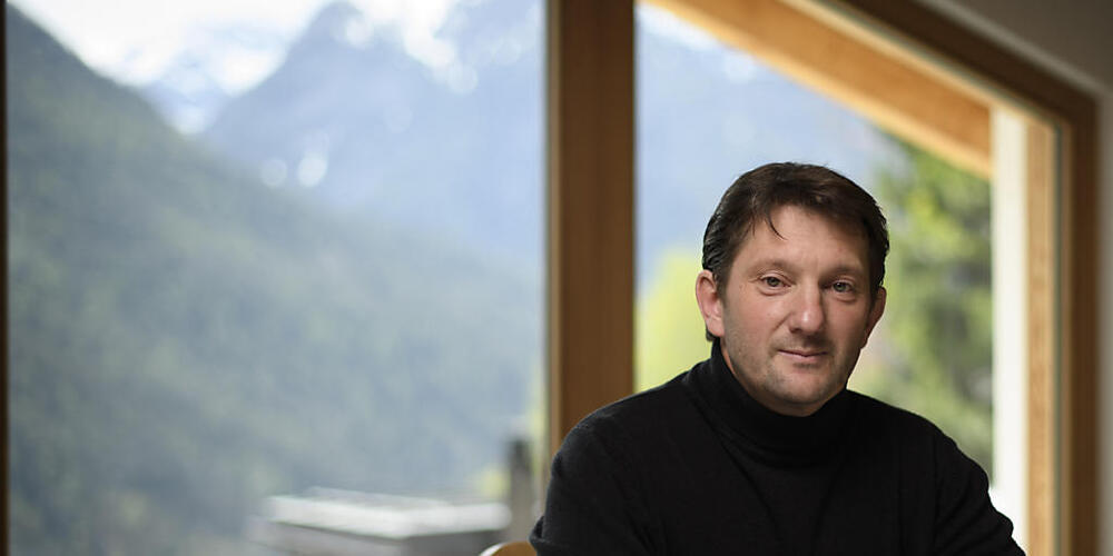 Eine Petition fordert vom Kanton Graubünden finanzielle Entschädigung für den Whistleblower und gefallenen Bauunternehmer Adam Quadroni. (Archivbild)