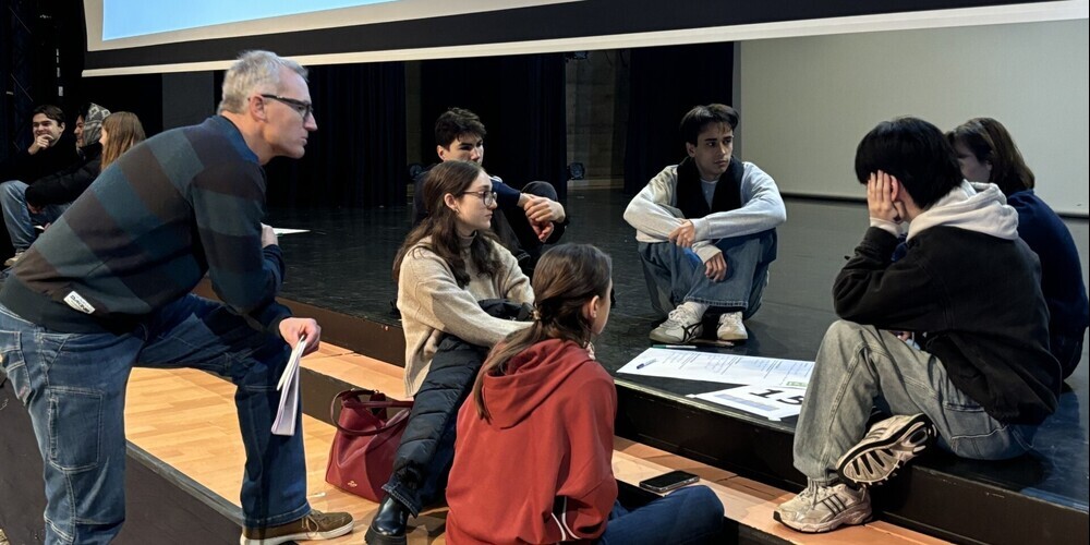 Fürs Thema «Bildung für Nachhaltige Entwicklung (BNE) und Politische Bildung» hat die Fachschaft Geografie eine Delegation der UNO-CH eingeladen. 