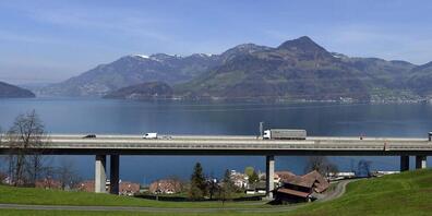 Ein Autobahn-Abschnitt der A2 bei Beckenried im Kanton Nidwalden. (Archivbild)