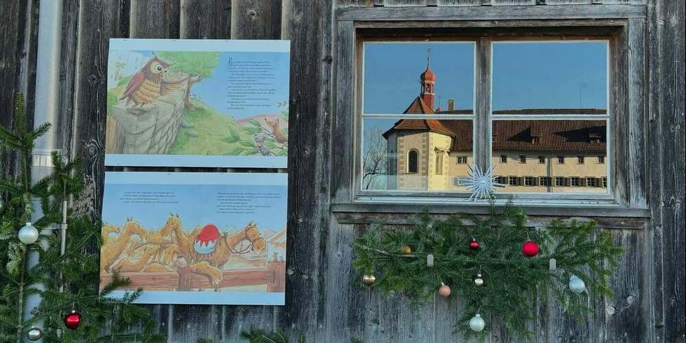 Auf neun Stationen wird eine herzige Weihnachtsgeschichte erzählt.