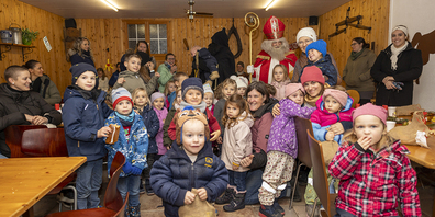 Besuch des Samichlaus bei der Hofspielgruppe auf dem Rosenbergerhof in Tuggen.