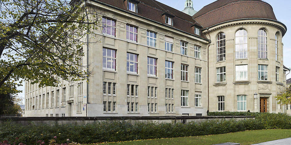 Die Studierendenzahlen werden im kommenden Jahr voraussichtlich nicht steigen - also erhält die Universität Zürich auch nicht entsprechend mehr Geld. Dies hat der Kantonsrat entschieden. (Archivbild)