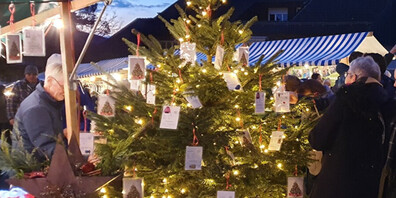 Der Wunschbaum am Weihnachtsmarkt in Wittenbach