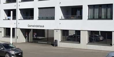 Am Donnerstag, 8. Mai 2025, ist das Gemeindehaus Benken nicht via Haupteingang (Bild), sondern nur vom Hintereingang zugänglich. (Archivbild)