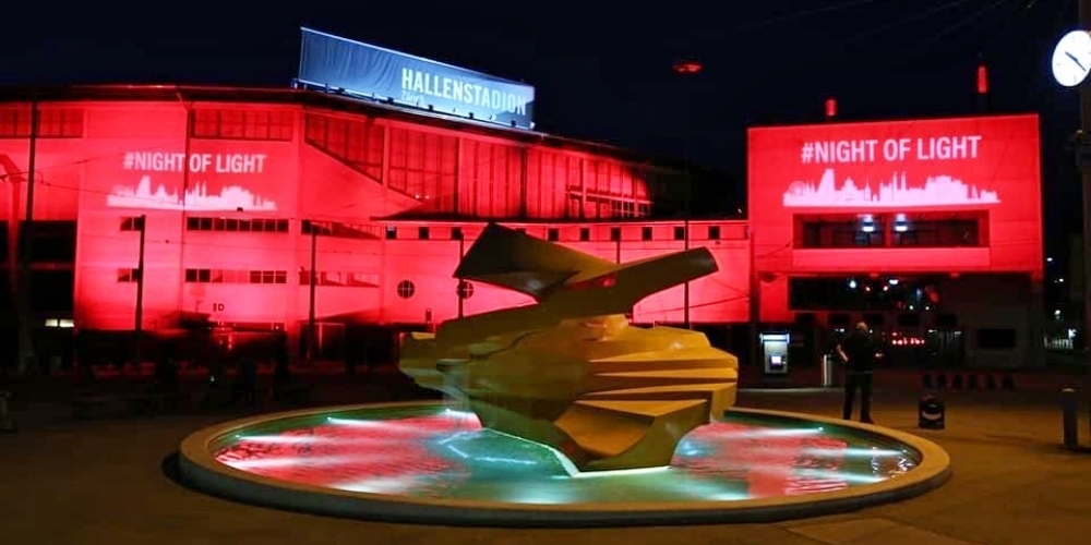 Ein Jahr nach dem ESC in Basel erstrahlt das Zürcher Hallenstadion im Restglanz des Musik-Wettbewerbs.